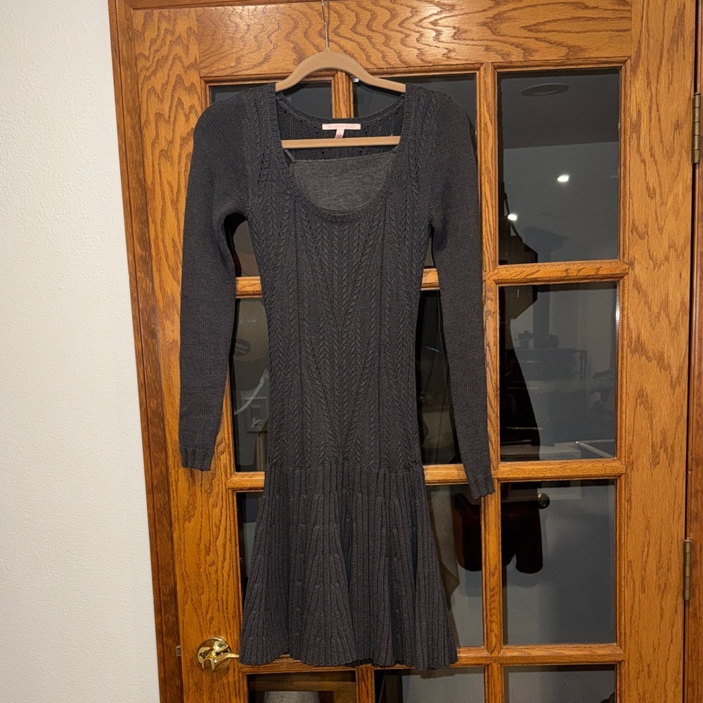 Elegant Gray Knit Dress